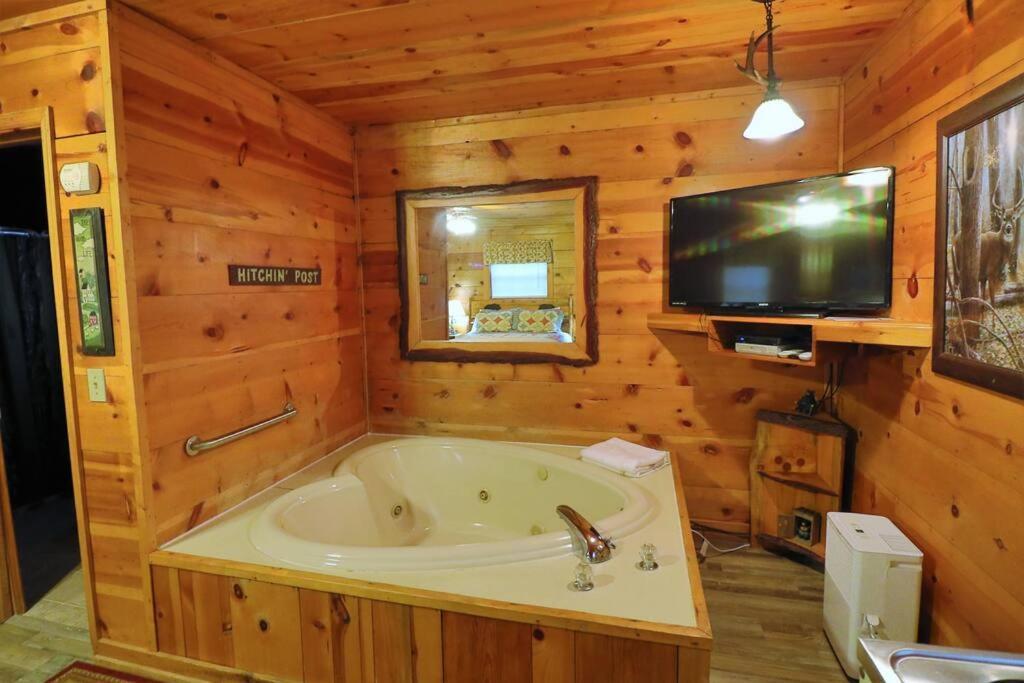 Alpine Mountain Sweetheart Cabin Jacuzzi #8 Helen Exterior photo